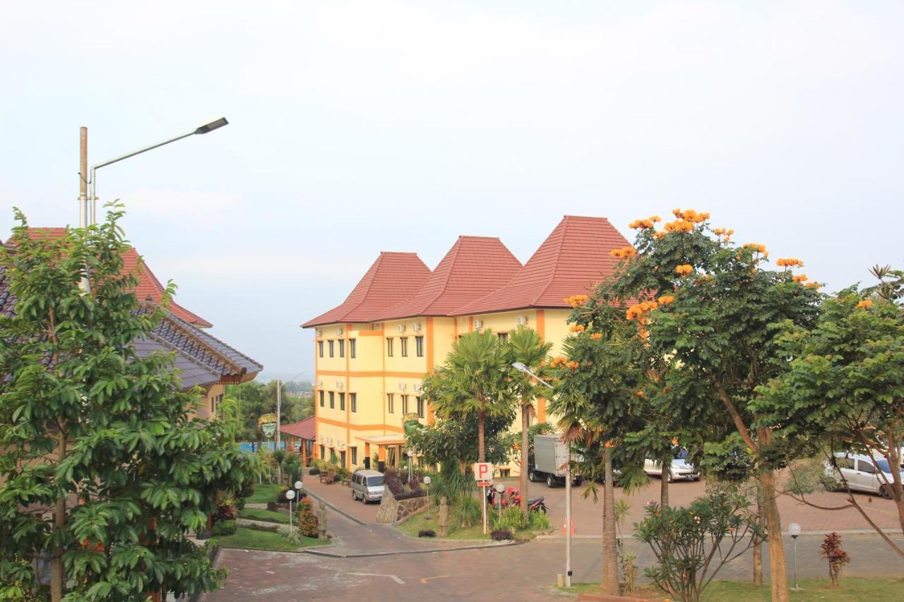 Ciptaningati Hotel Batu (East Java) Exterior foto
